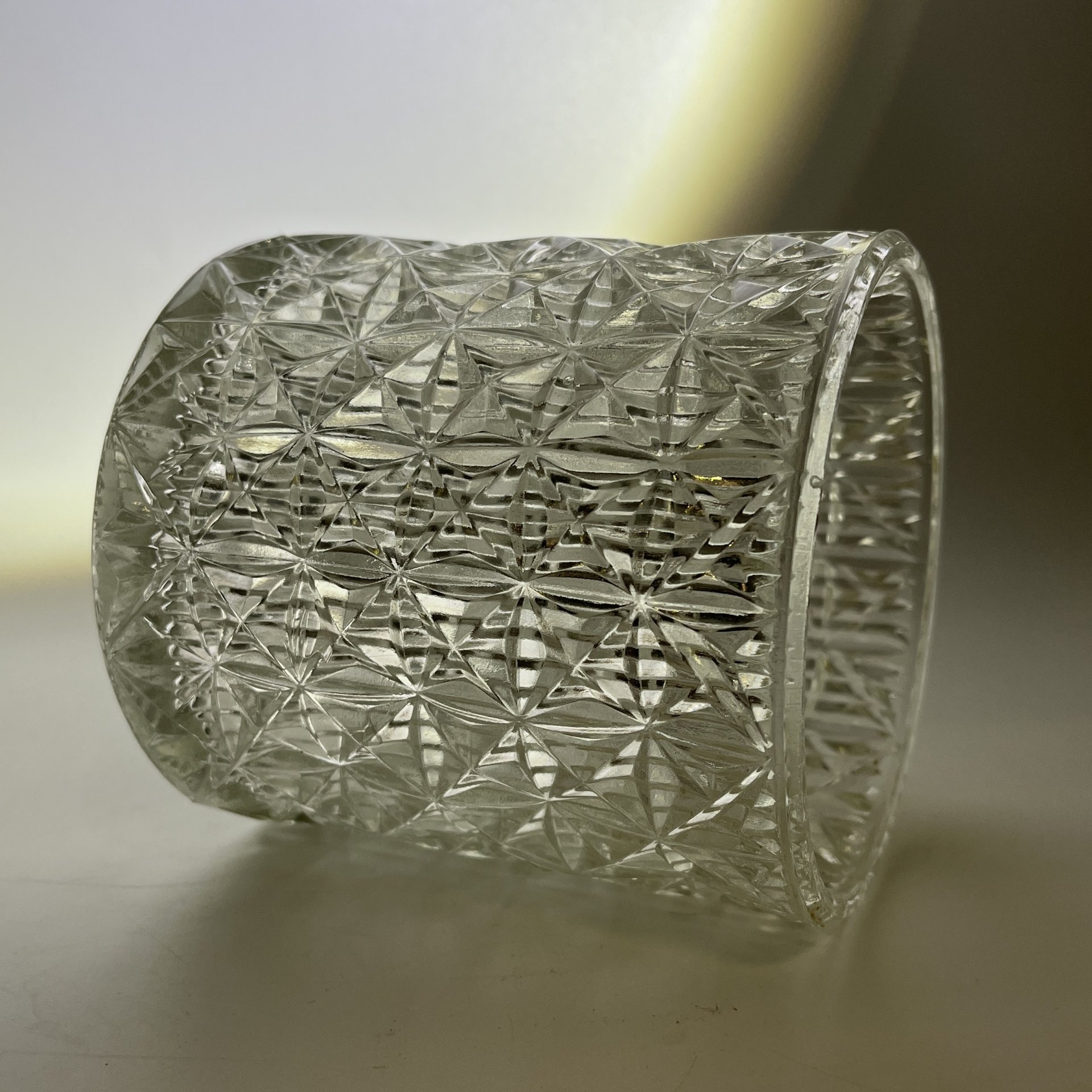 Плафон цилиндрической формы с рельефным декором, стекло, Европа, 1950-1970 гг.