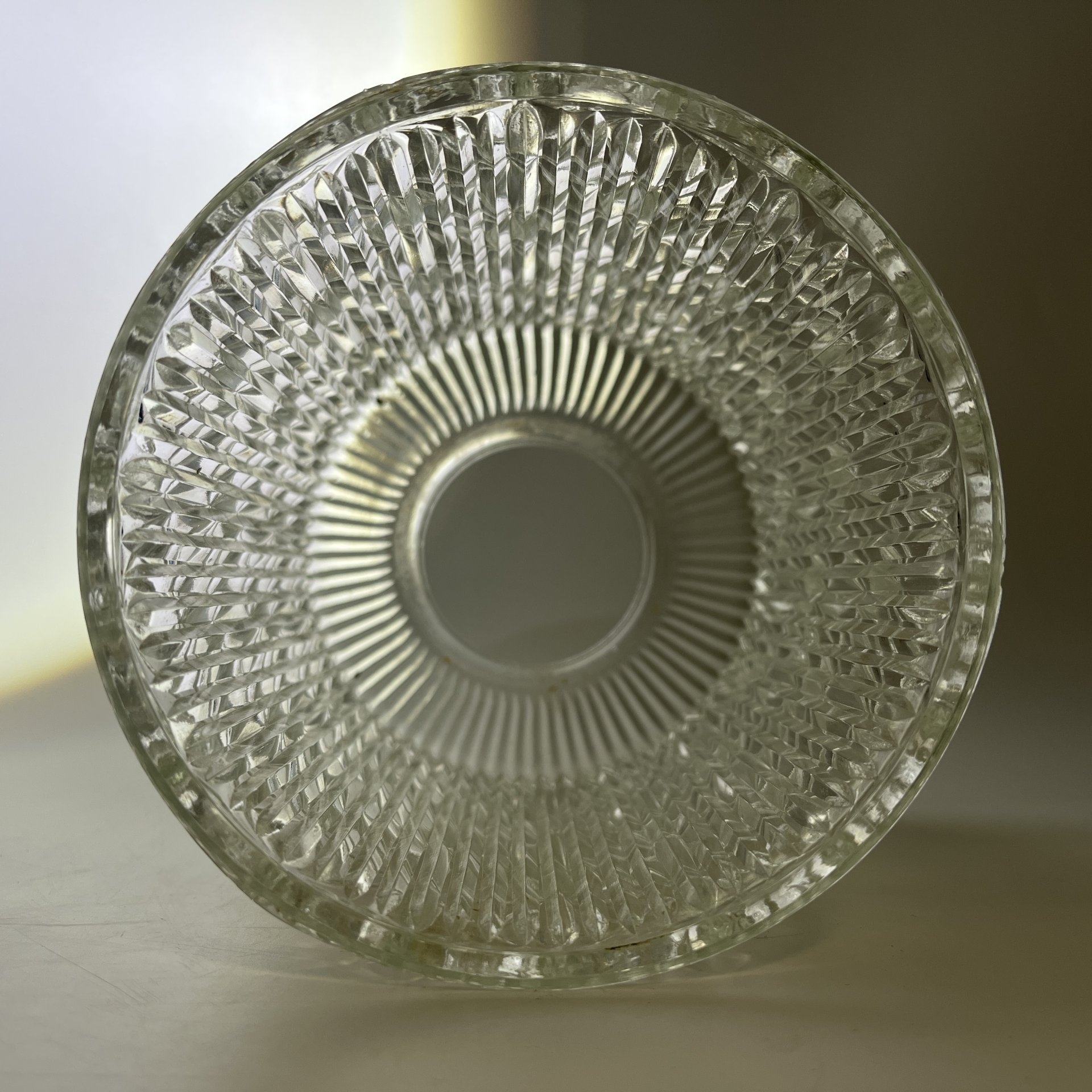 Плафон цилиндрической формы с рельефным декором, стекло, Европа, 1950-1970 гг.