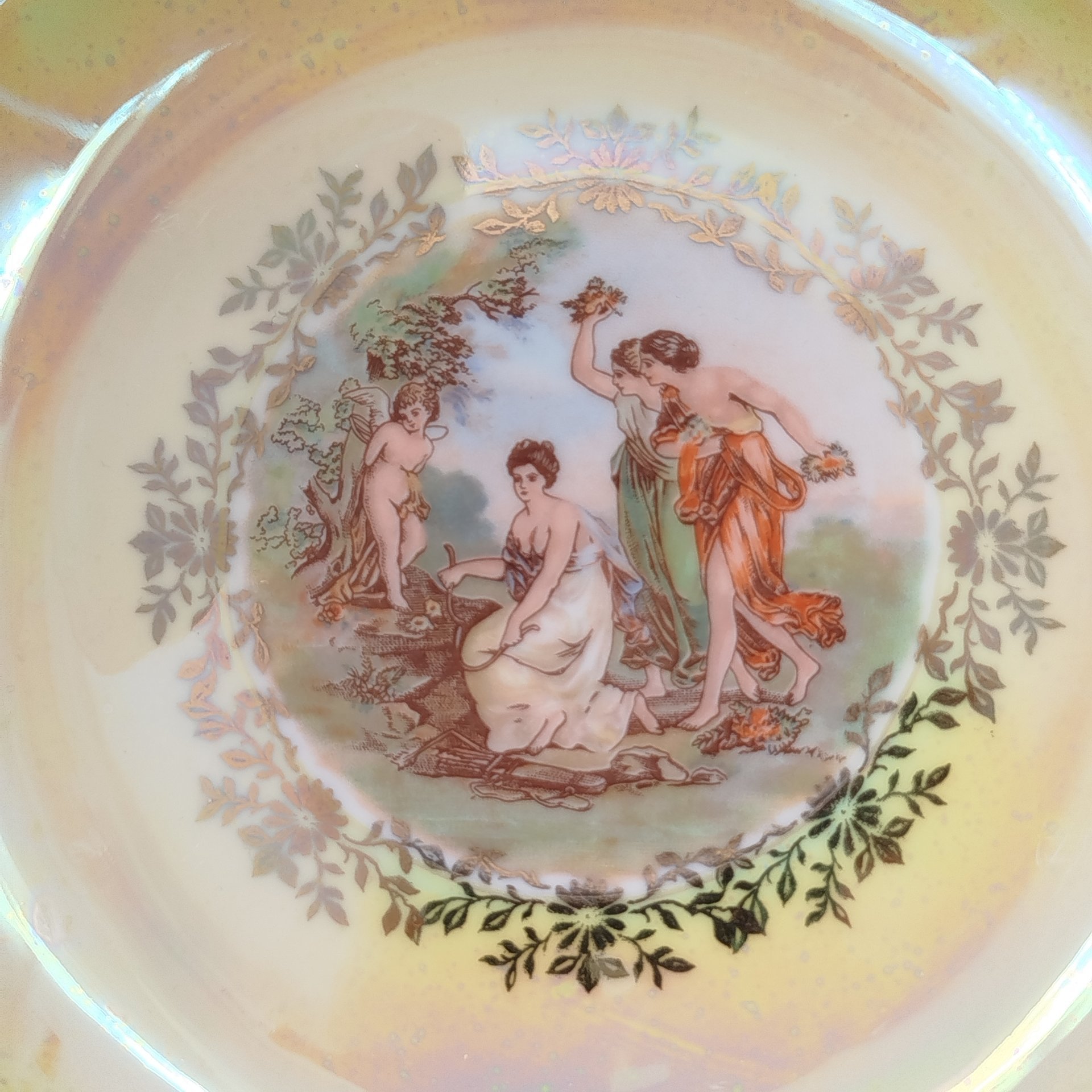 Набор суповых тарелок из сервиза "Мадонна" на 6 персон, фарфор, деколь, люстр, золочение, Fortuna Eisenberg, Германия, 1960-1973 гг.