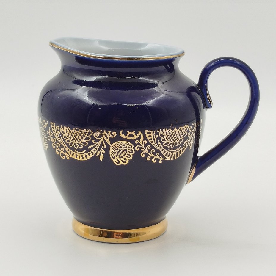 Молочник/сливочник "Золотой фриз", автор Косенкова К.Г., фарфор, крытье кобальтом, золочение, Ленинградский фарфоровый завод (ЛФЗ), СССР, 1970-1991 гг.