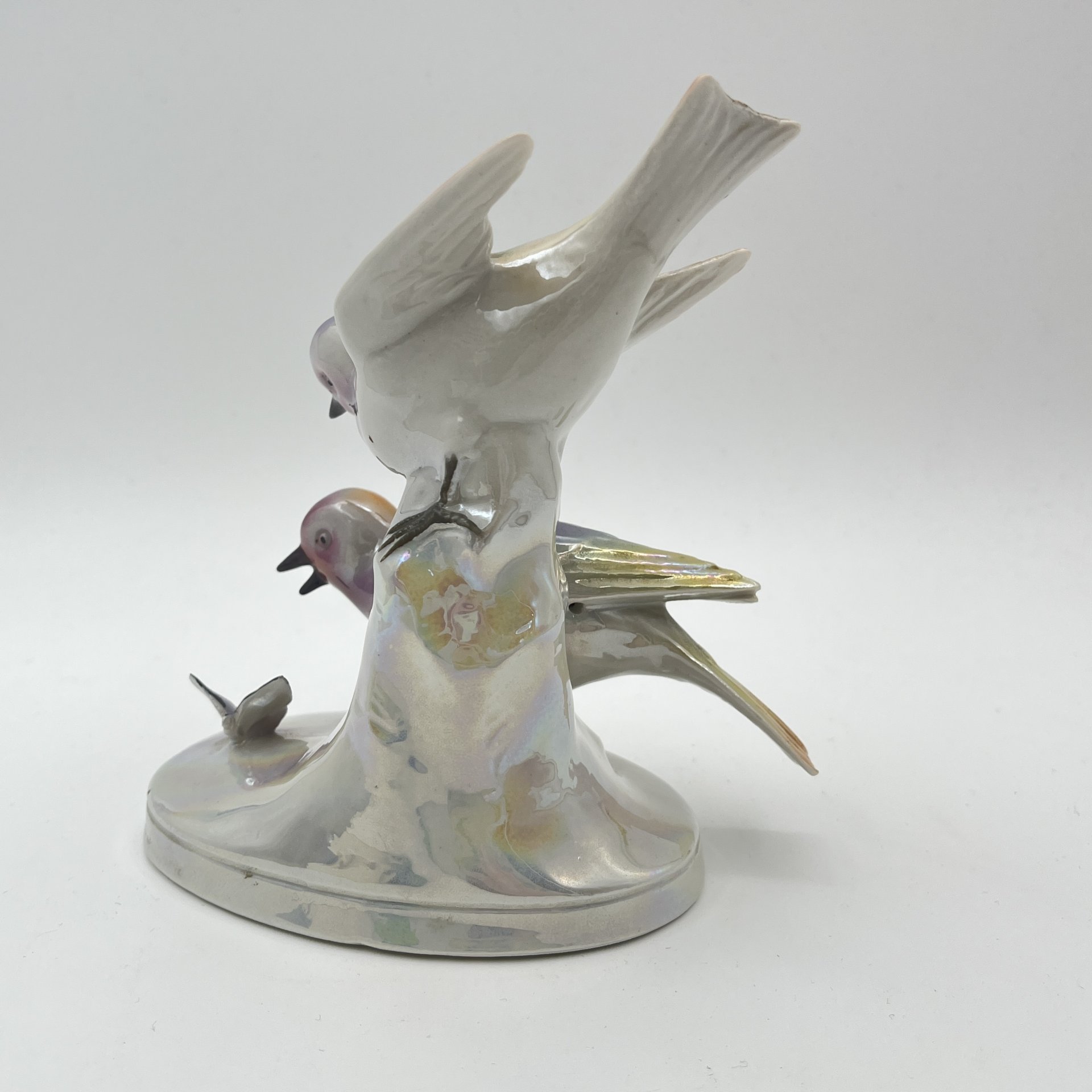 Статуэтка "Птицы и бабочка", фарфор, роспись, люстр, Западная Европа, 1960-1980 гг.
