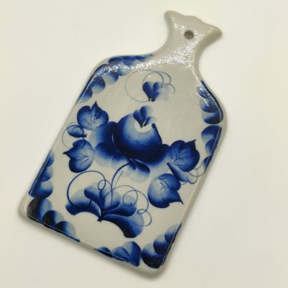 Сырная доска, украшенная изображениями цветов, фарфор, роспись, Речицкий фарфоровый завод (Гжель), СССР, 1970-1980 гг.