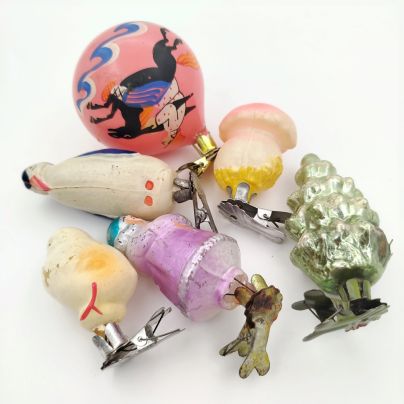 Набор из шести различных елочных игрушек на прищепках (в подборе), стекло, краска, металл, СССР, 1960-1990 гг.