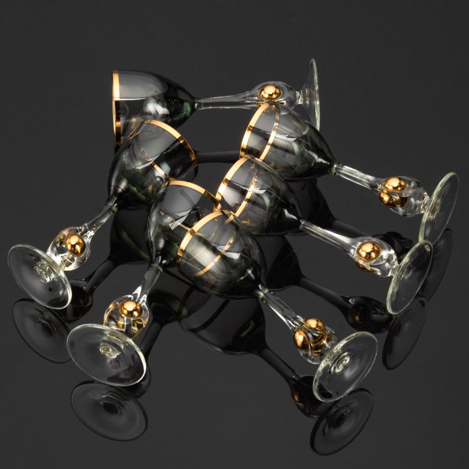 Набор рюмок дымчатого оттенка на 6 персон, коллекция "Zlata Zuzana", автор Jozef Staník, стекольная мастерская Zlatno