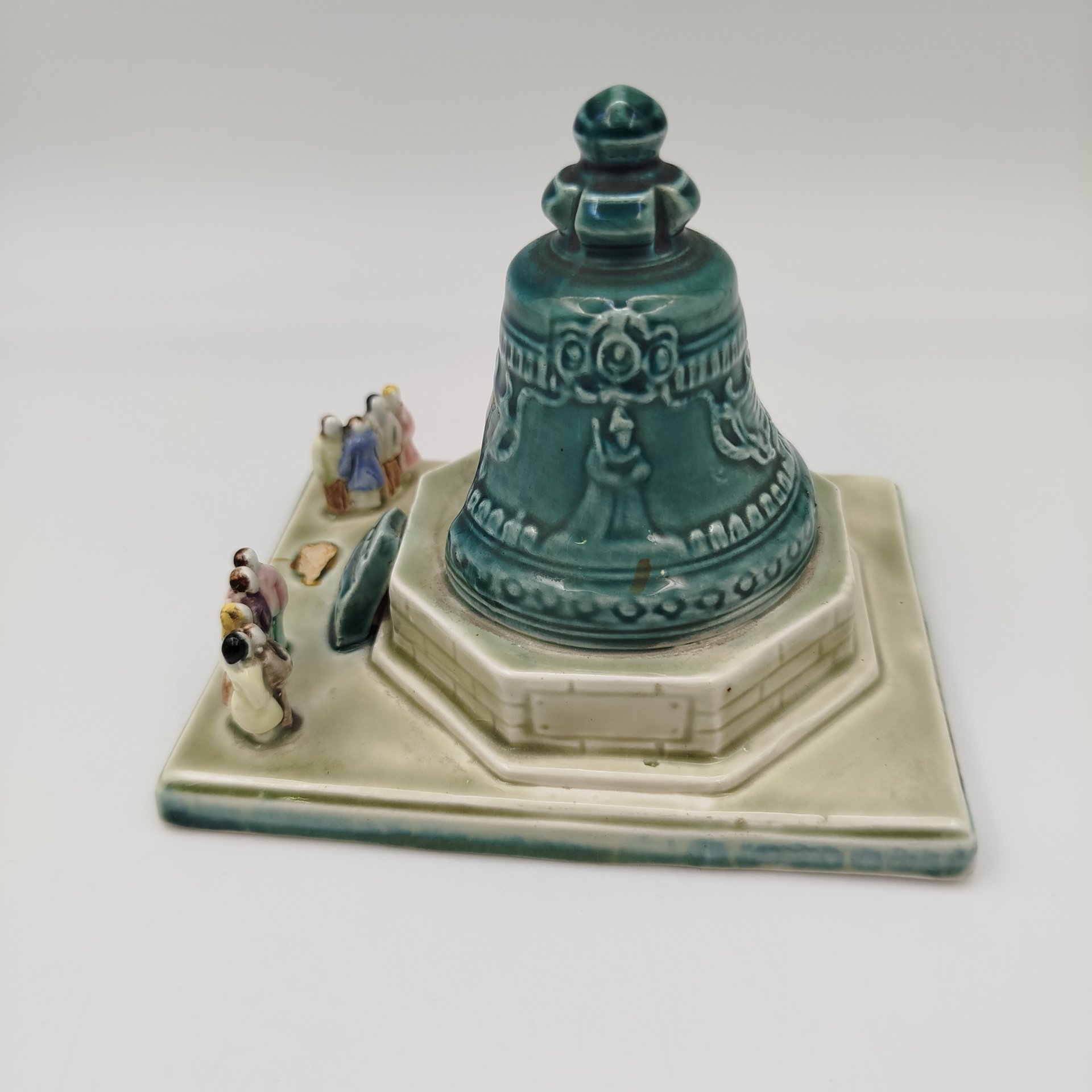 Статуэтка "Царь-Колокол", фаянс, роспись, Конаковский фаянсовый завод им. М.И. Калинина (ЗиК Конаково), СССР, 1957 г.