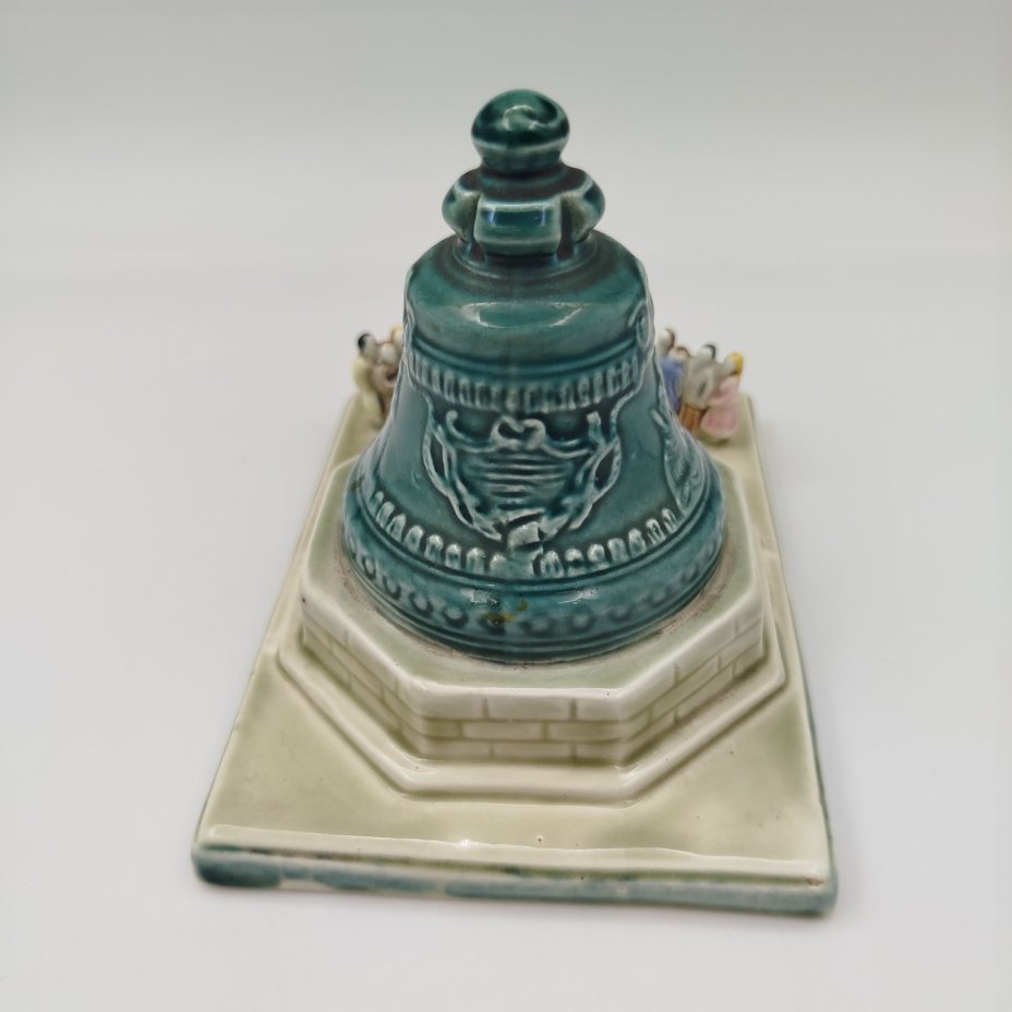 Статуэтка "Царь-Колокол", фаянс, роспись, Конаковский фаянсовый завод им. М.И. Калинина (ЗиК Конаково), СССР, 1957 г.