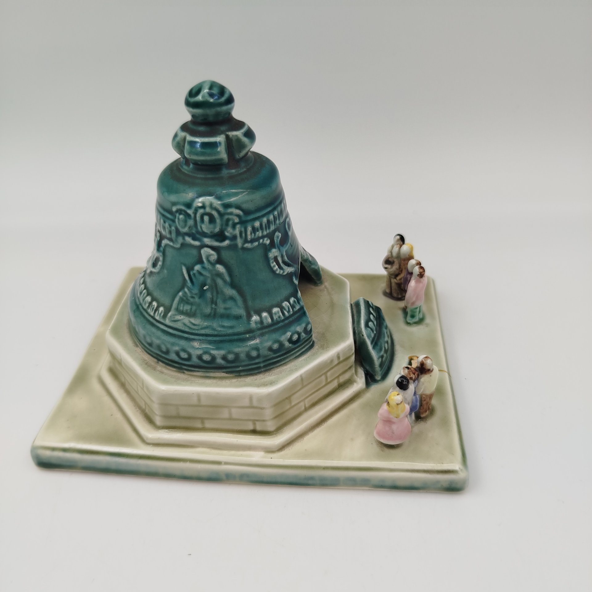 Статуэтка "Царь-Колокол", фаянс, роспись, Конаковский фаянсовый завод им. М.И. Калинина (ЗиК Конаково), СССР, 1957 г.