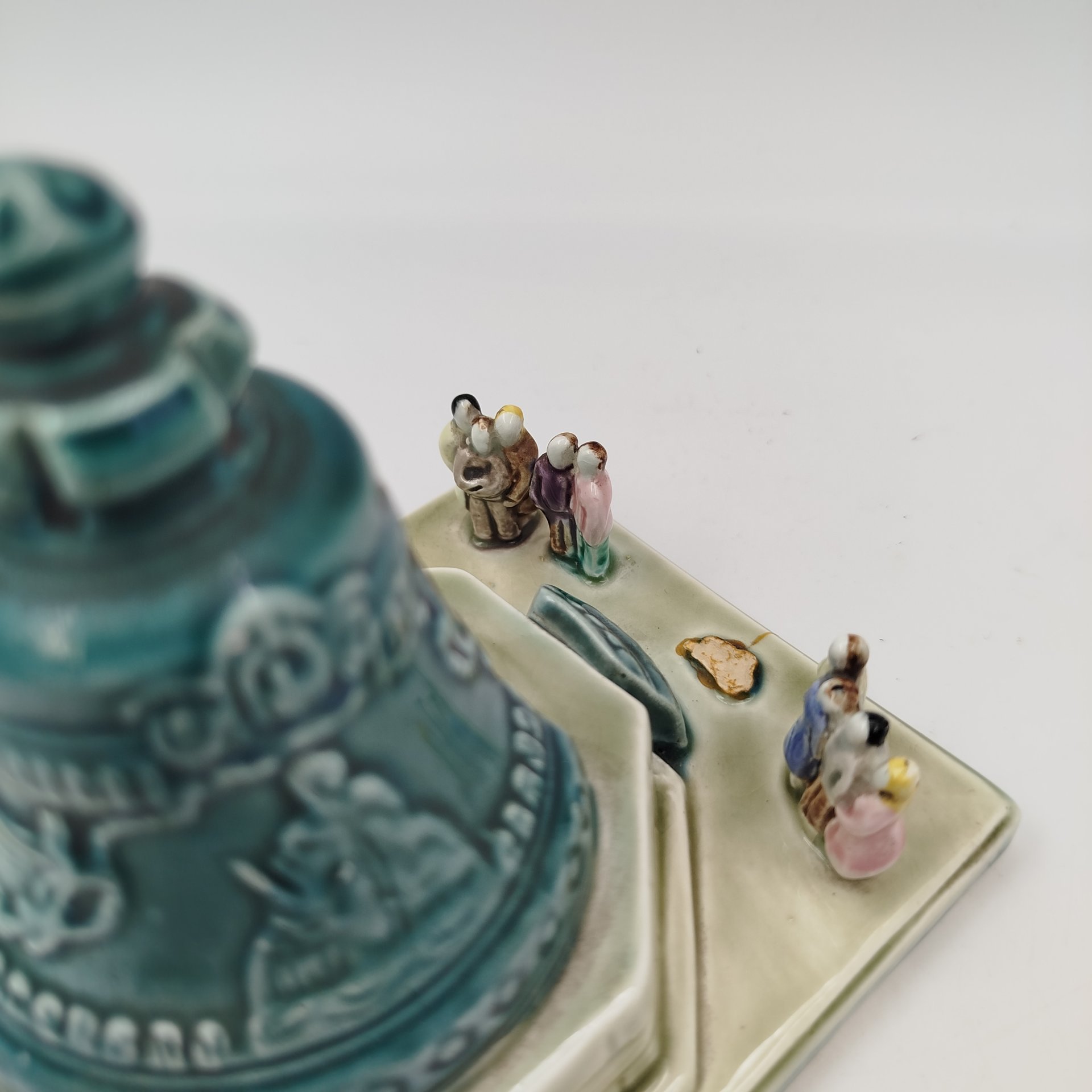 Статуэтка "Царь-Колокол", фаянс, роспись, Конаковский фаянсовый завод им. М.И. Калинина (ЗиК Конаково), СССР, 1957 г.