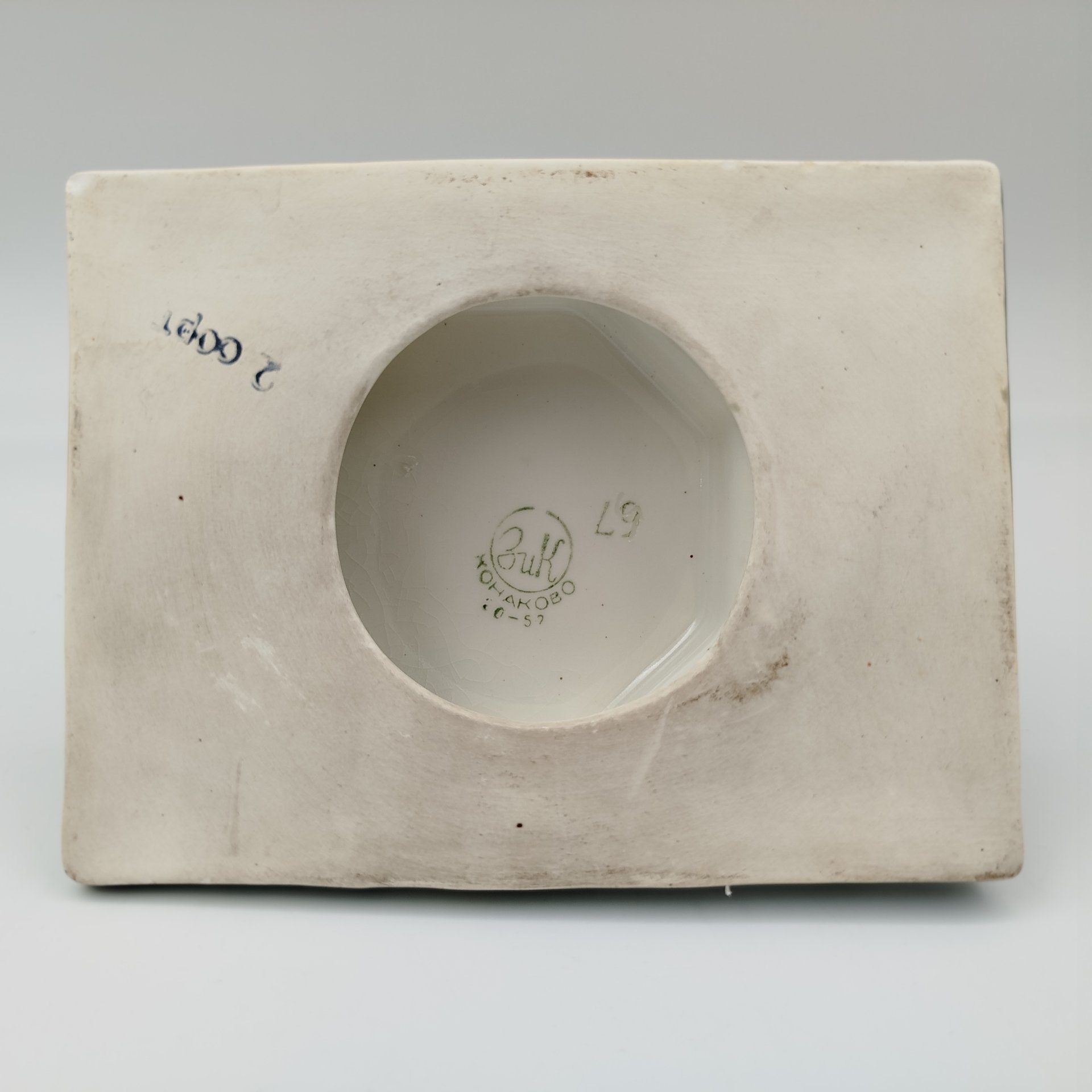 Статуэтка "Царь-Колокол", фаянс, роспись, Конаковский фаянсовый завод им. М.И. Калинина (ЗиК Конаково), СССР, 1957 г.