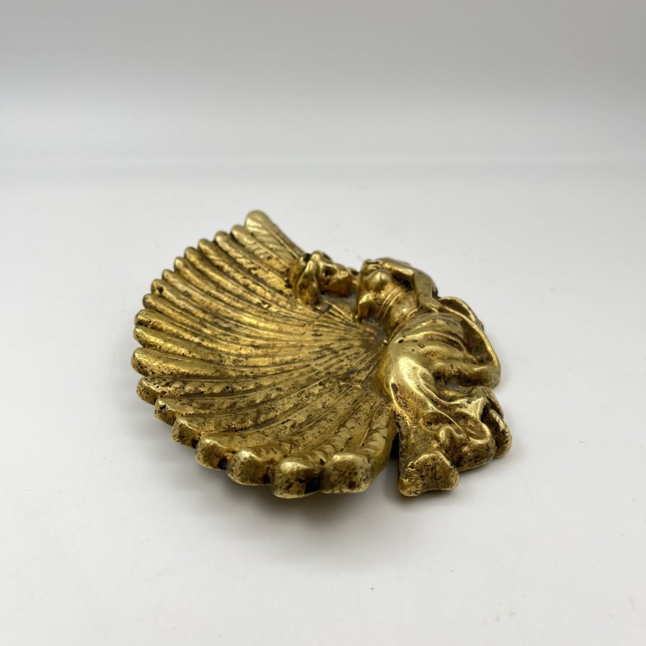 Пепельница "Девушка с веером"