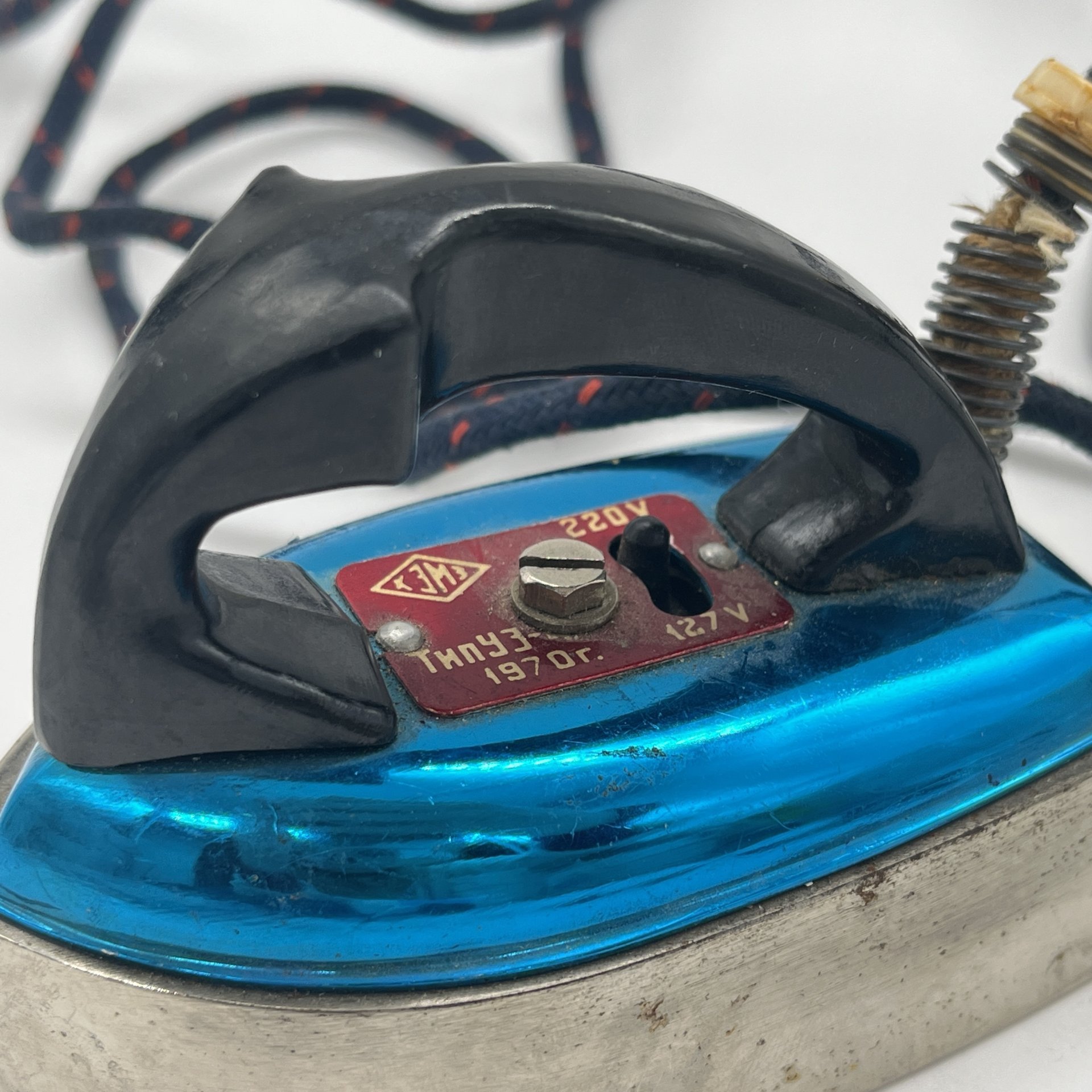 Электрический дорожный утюг, ХЗМЗ