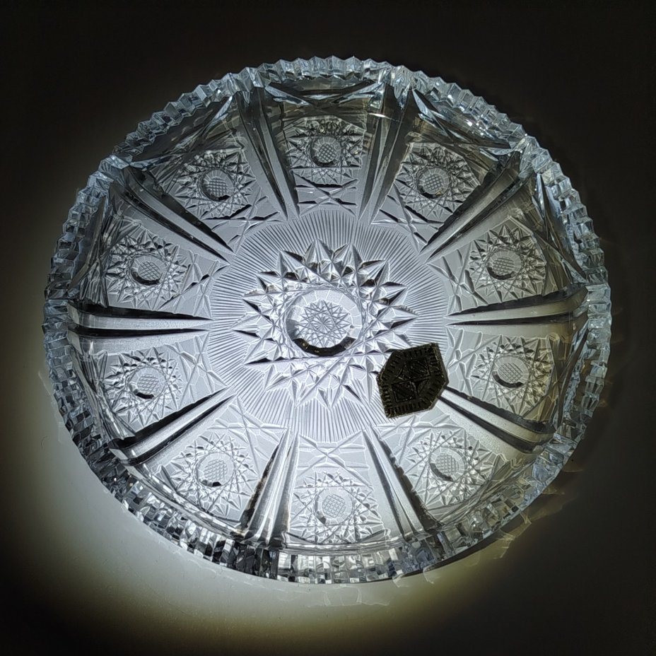 Ваза для сервировки с орнаментальным декором