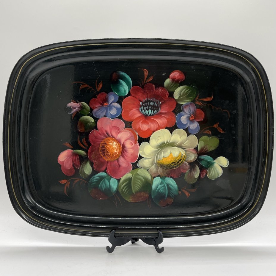 Поднос прямоугольной формы с цветочным декором, металл, лак, роспись, золочение, Жостовская фабрика декоративной росписи, СССР, 1970-1990 гг.