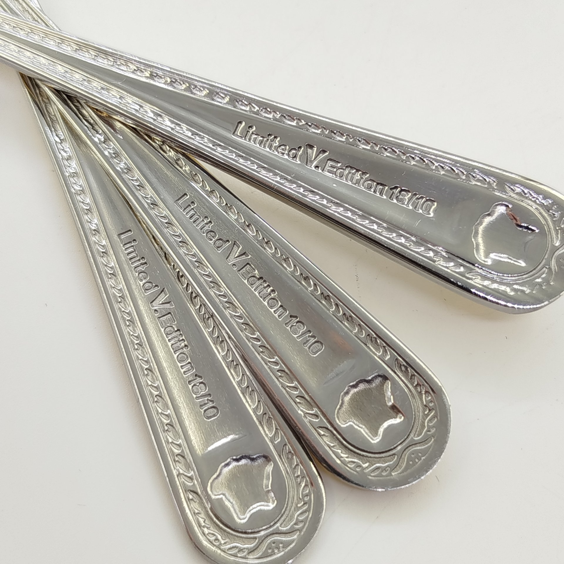 Набор из трех предметов "Versace" (лопатка для торта и две вилки для лимона), сталь, Западная Европа, 2000-2020 гг.