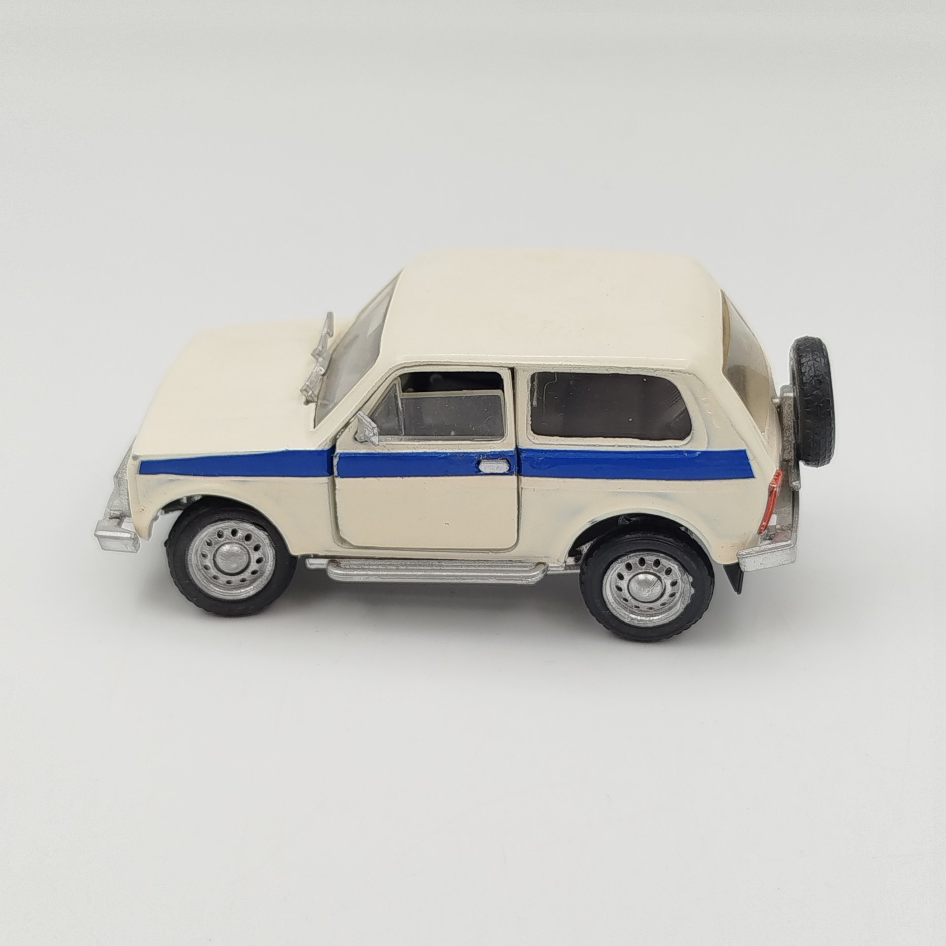 Модель автомобиля "ВАЗ-2113", авторская модель, металл, пластмасса, Российская Федерация, 1990-2010 гг.