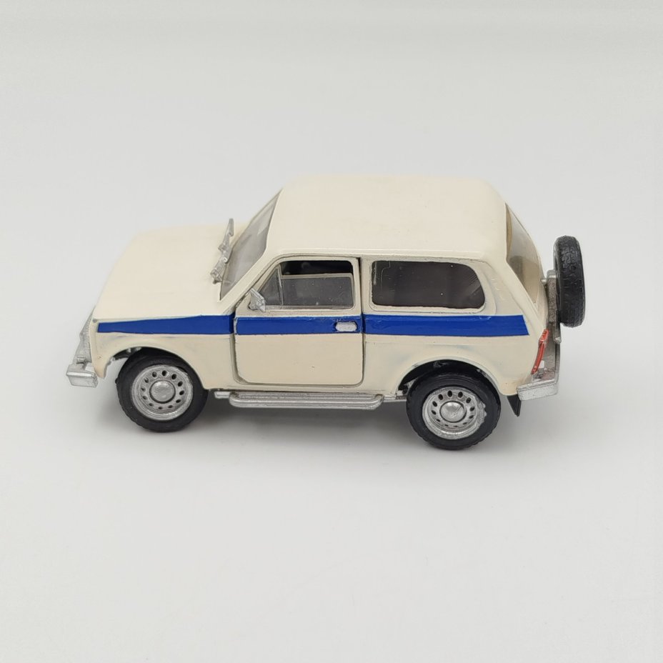 Модель автомобиля "ВАЗ-2113", авторская модель