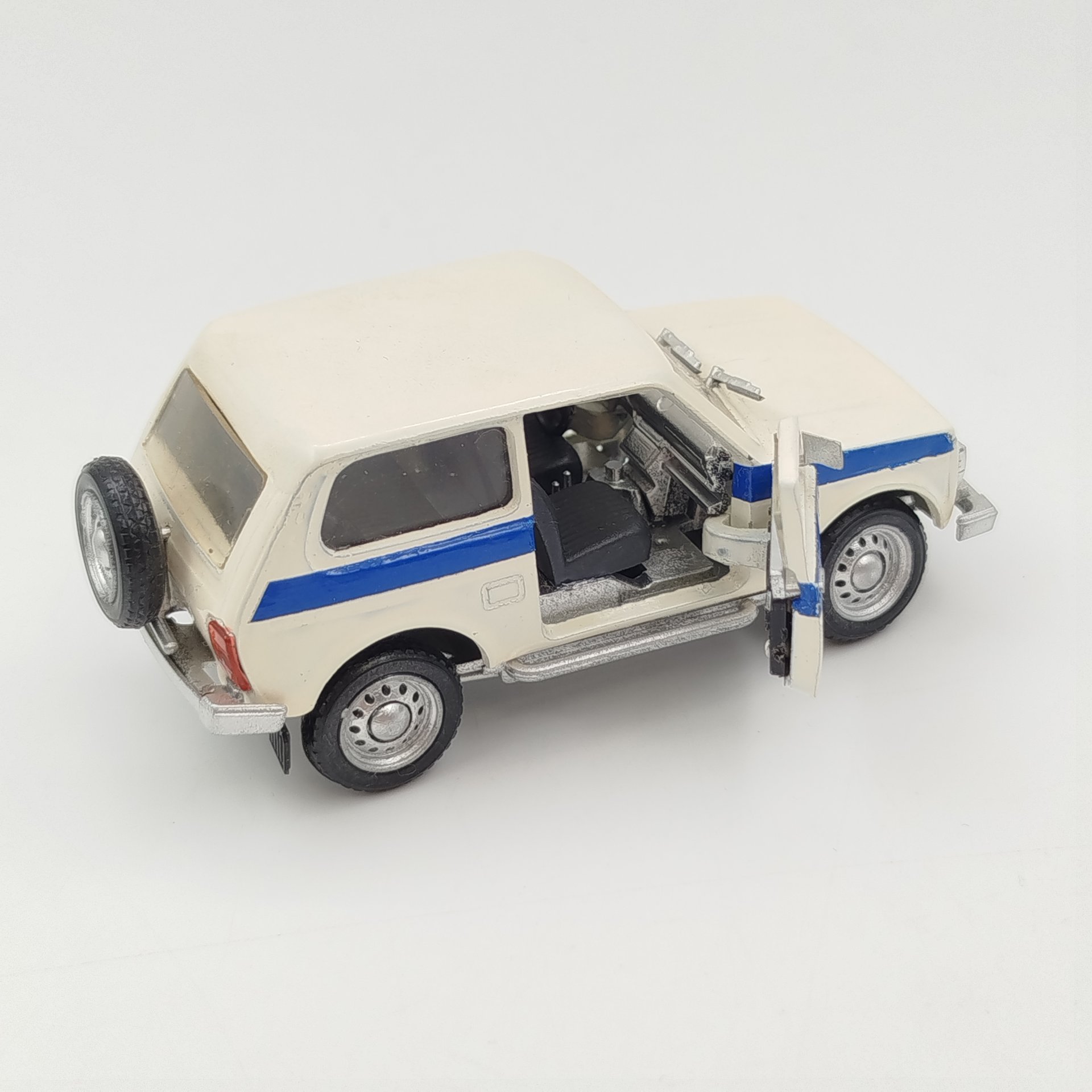 Модель автомобиля "ВАЗ-2113", авторская модель, металл, пластмасса, Российская Федерация, 1990-2010 гг.