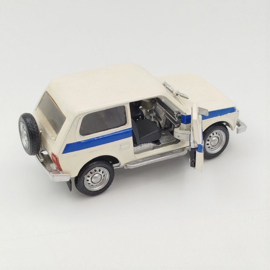 Модель автомобиля "ВАЗ-2113", авторская модель