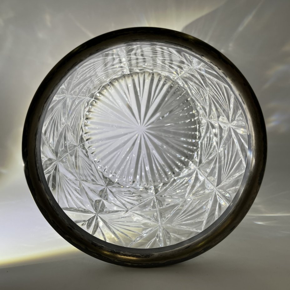 Конфетница (глубокая), украшенная орнаментальной окантовкой по борту