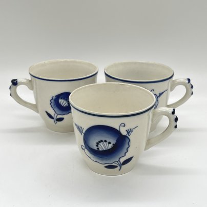 Набор из 3 чашек с расписным цветочным декором, фарфор, роспись, Объединение «Гжель», СССР, 1972-1985 гг.