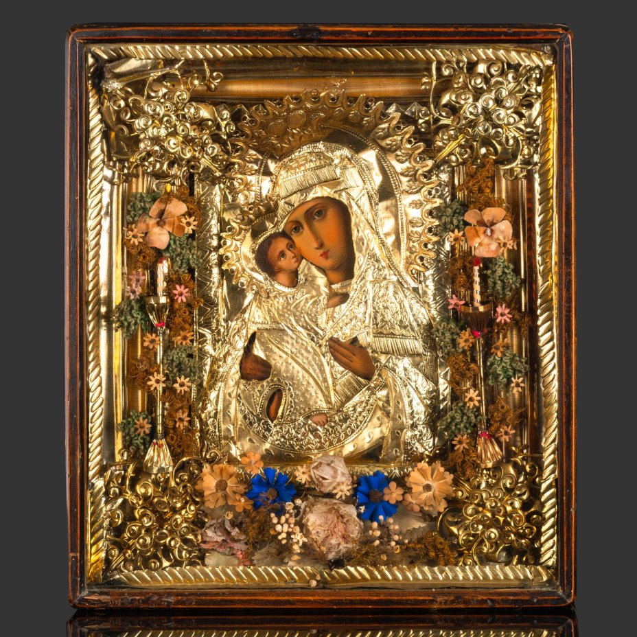 Икона в киоте  "Богоматерь Владимирская", дерево, масло, фольга, ткань, бумага, Российская империя, 1900-1915 гг.