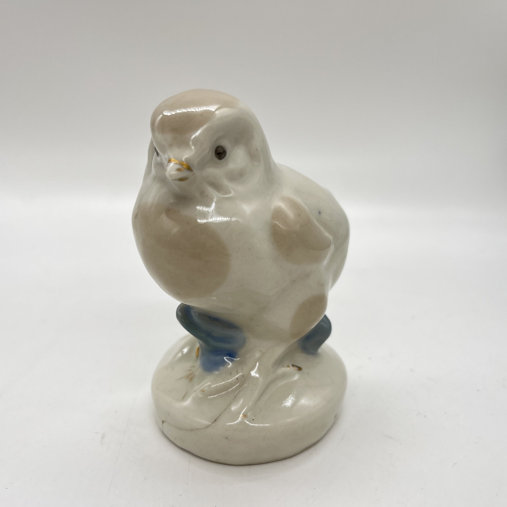 Статуэтка "Цыплёнок", фарфор, роспись, Турыгинский фарфоровый завод артели «Художественная керамика» (Гжель), СССР, 1950-1960 гг.