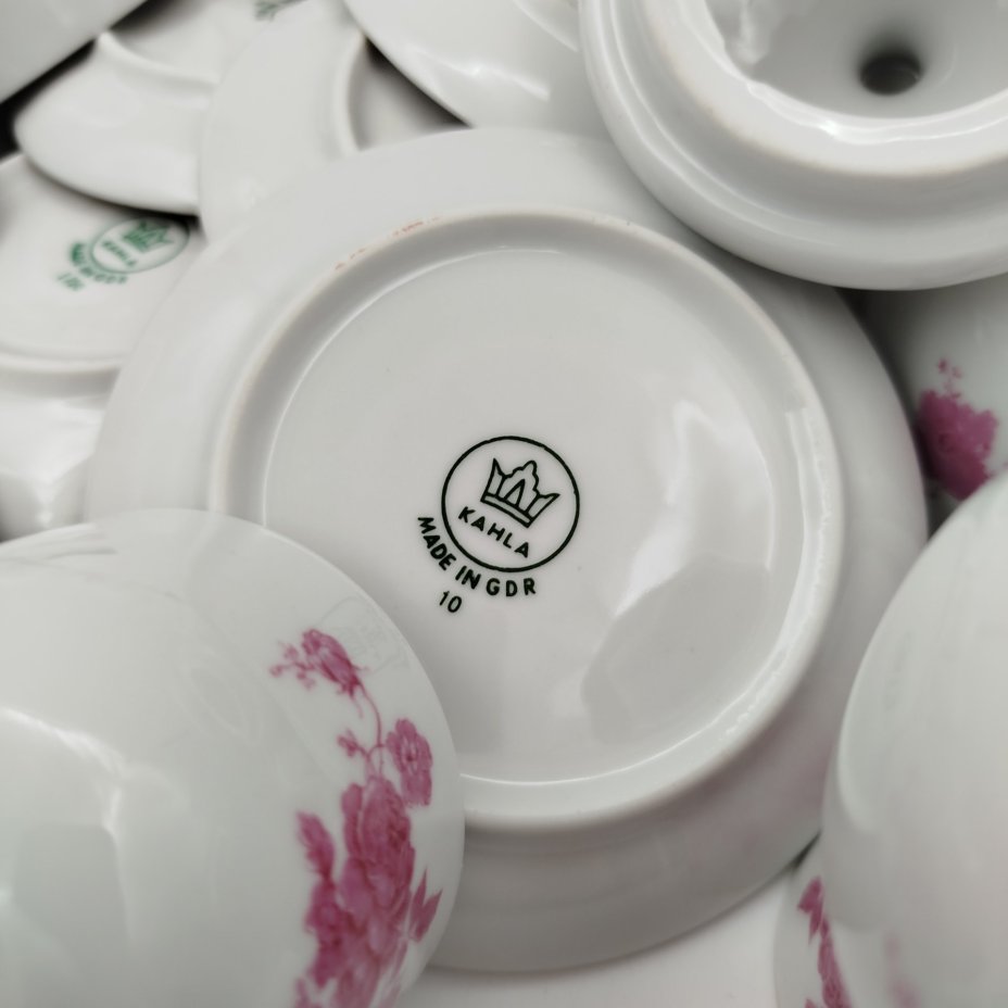 Сервиз кофейный на 6 персон, украшенный цветочным декором (15 предметов), фарфор, деколь, золочение, Kahla, ГДР, 1968-1987 гг.