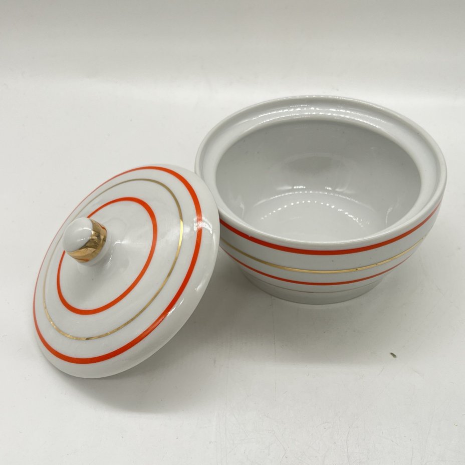 Сахарница из сервиза "Радиоволны", фарфор, деколь, золочение, Дмитровский фарфоровый завод (ДФЗ Вербилки), СССР, 1960-1980 гг.