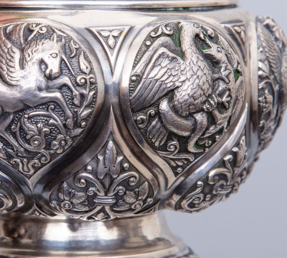 Братина с чеканными медальонами, Фирма П.А. Овчинникова