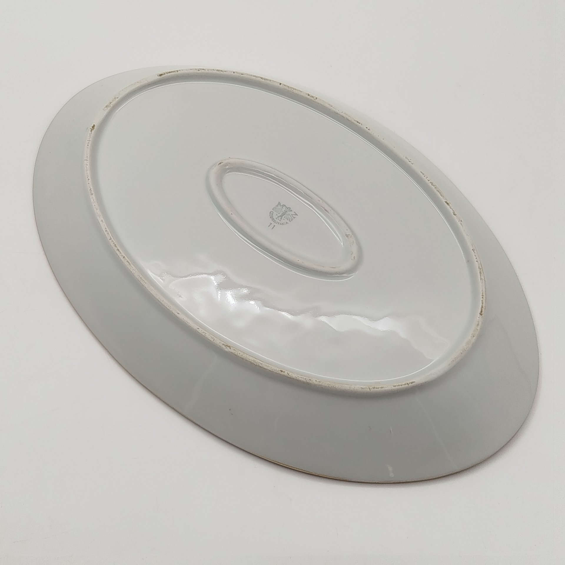 Блюдо овальное с геометрическим орнаментом вдоль борта, фарфор, золочение, Moritz Zdekauer (MZ), Чехословакия, 1960-1980 гг.