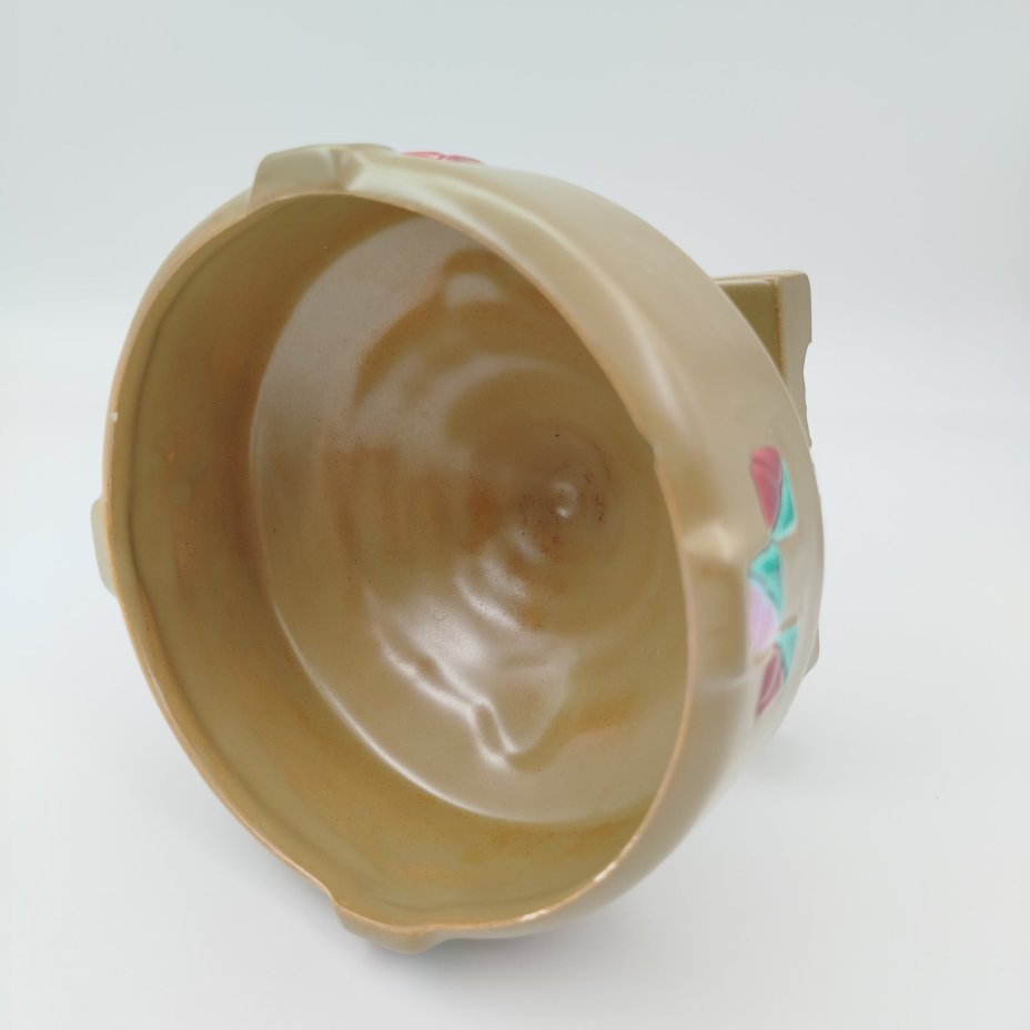 Вазочка (конфетница) в стиле модерн с чашей конической формы на двух боковых устоях