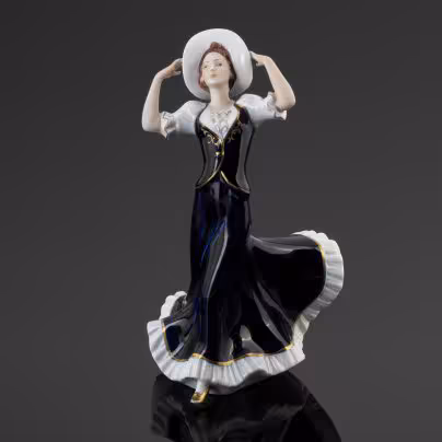 Статуэтка "Девушка в шляпе", Royal Dux Bohemia, Royal Dux