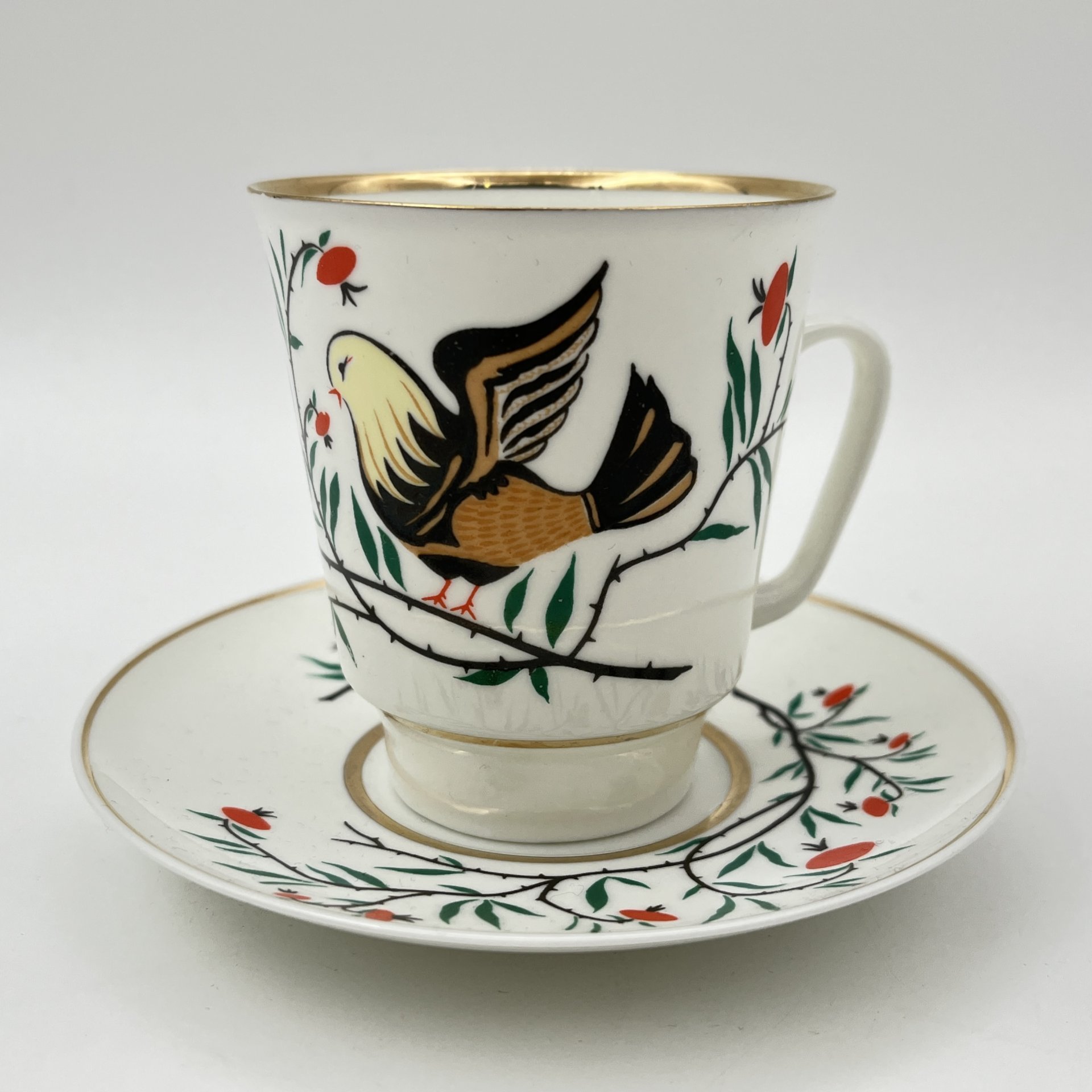 Пара кофейная "Птички", автор рисунка А.В. Щекатихина-Потоцкая, фарфор, деколь, золочение, Ленинградский фарфоровый завод (ЛФЗ), СССР, 1970-1986 гг.