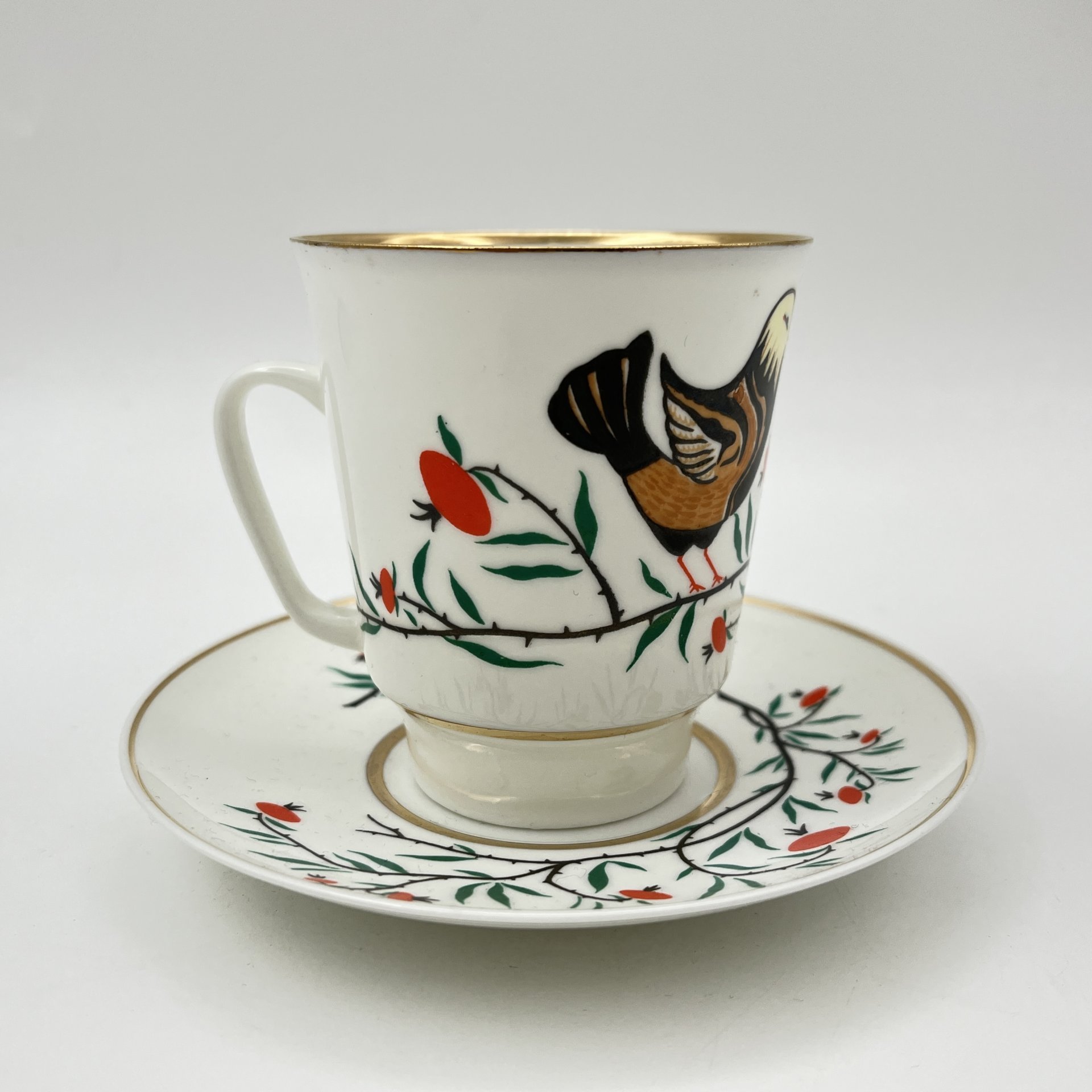 Пара кофейная "Птички", автор рисунка А.В. Щекатихина-Потоцкая, фарфор, деколь, золочение, Ленинградский фарфоровый завод (ЛФЗ), СССР, 1970-1986 гг.