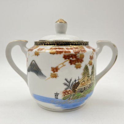 Сахарница с пейзажным декором, клеймо "Kutani hand painted Japan", фарфор, роспись, золочение, Япония, 1950-1980 гг.