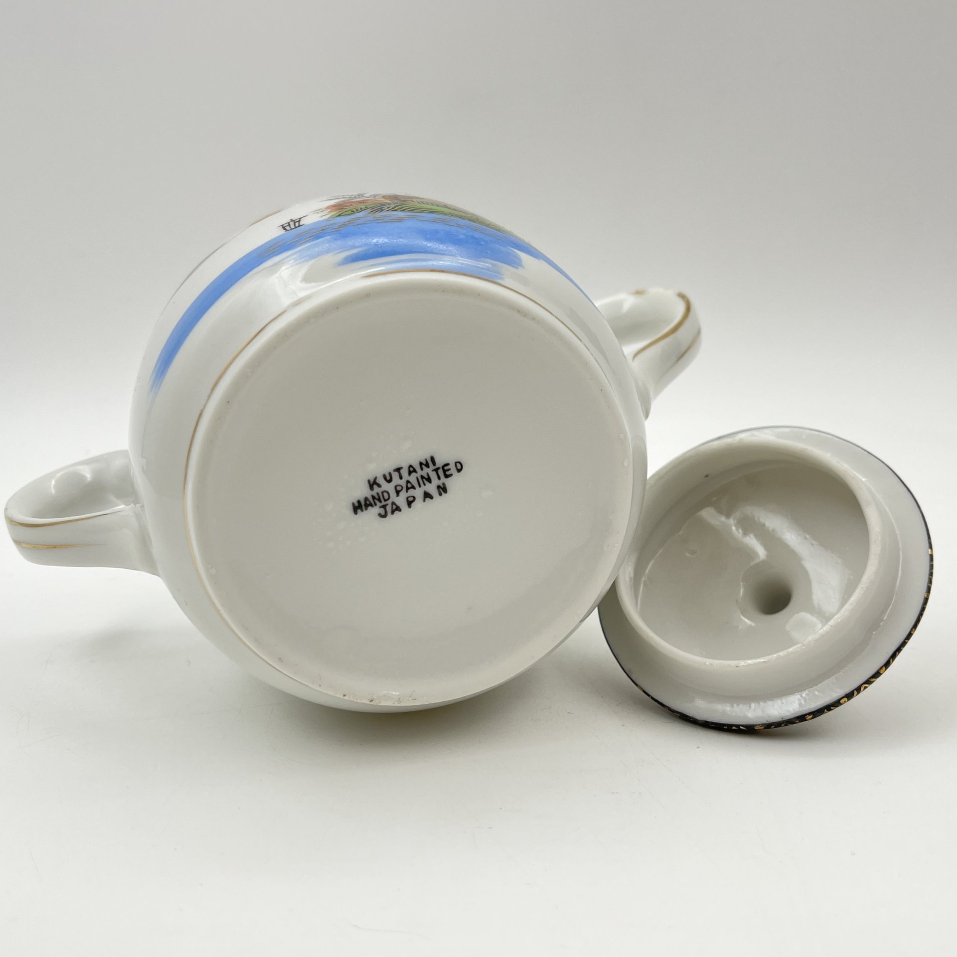 Сахарница с пейзажным декором, клеймо "Kutani hand painted Japan", фарфор, роспись, золочение, Япония, 1950-1980 гг.