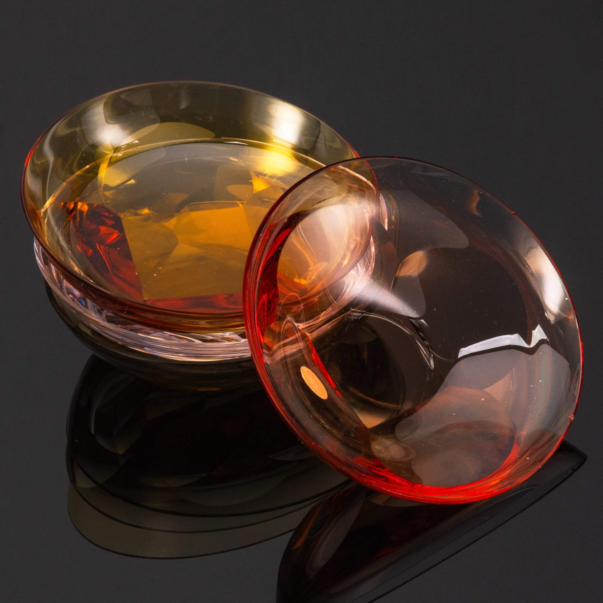 Набор разноцветных розеток на 4 персоны, дизайнер  Rudolf Eschler, стекло, гранение, Henry Moser & Cie (Мозер), Чехословакия, 1950-1980 гг.