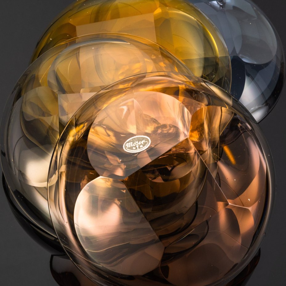 Набор разноцветных розеток на 4 персоны, дизайнер  Rudolf Eschler, стекло, гранение, Henry Moser & Cie (Мозер), Чехословакия, 1950-1980 гг.