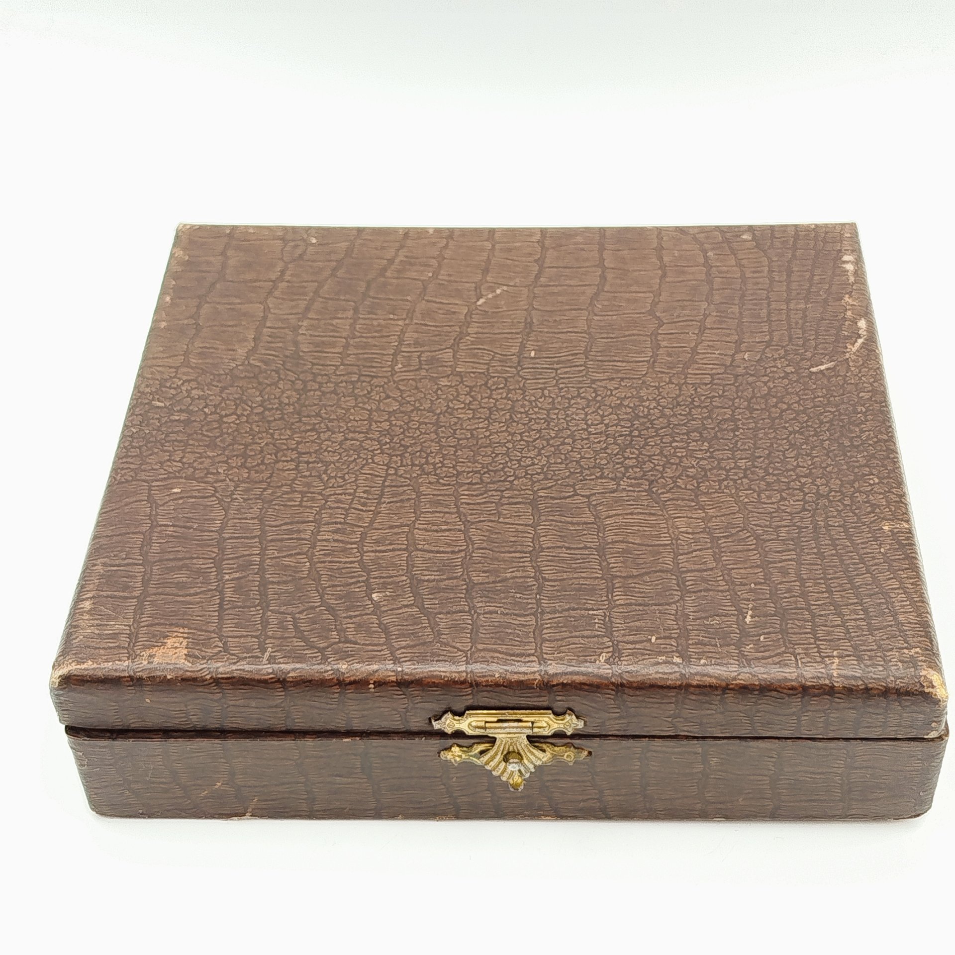 Набор чайных ложек на 12 персон в кофре, металл, серебрение, картон, Западная Европа, 1930-1950 гг.