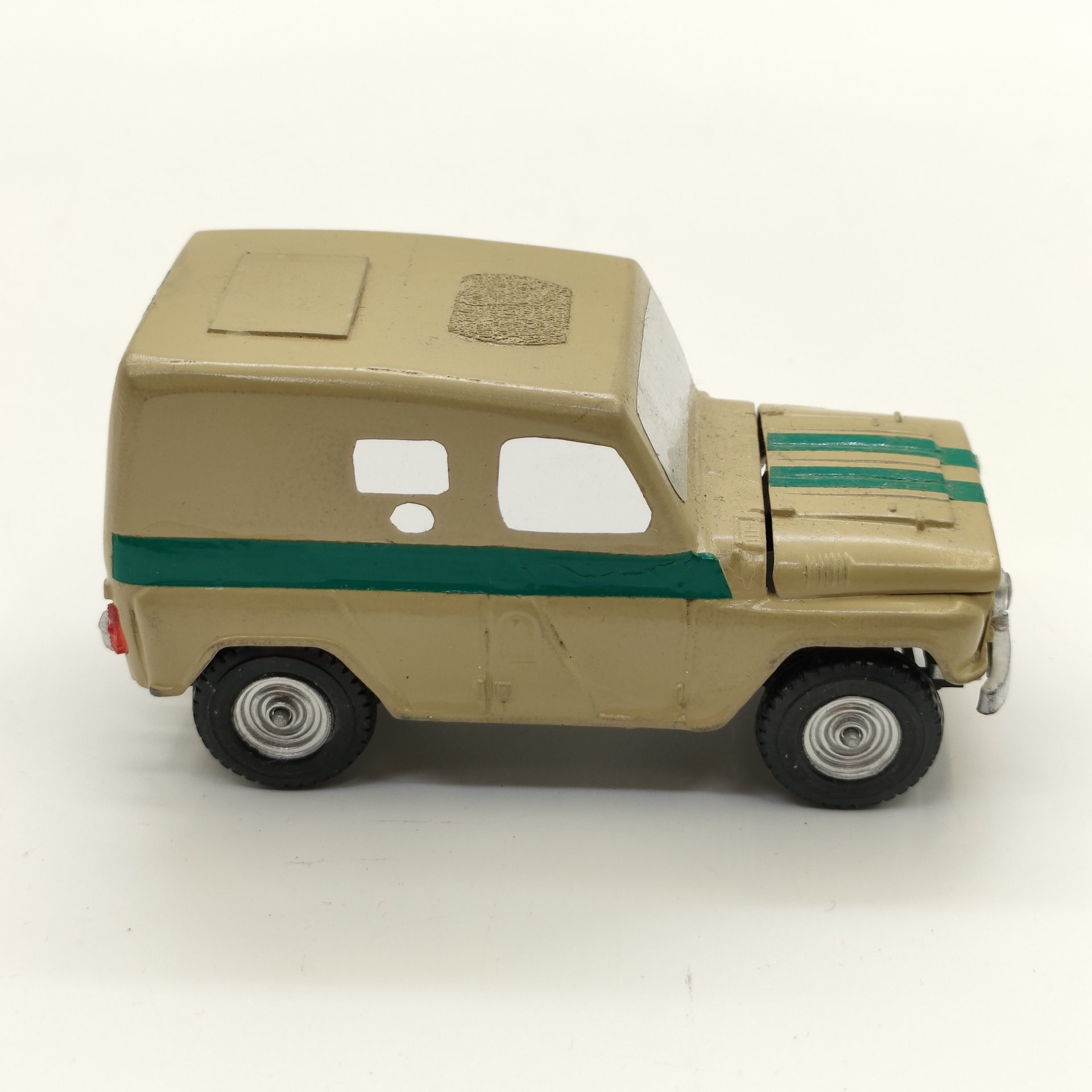 Модель автомобиля "УАЗ-469" №А34