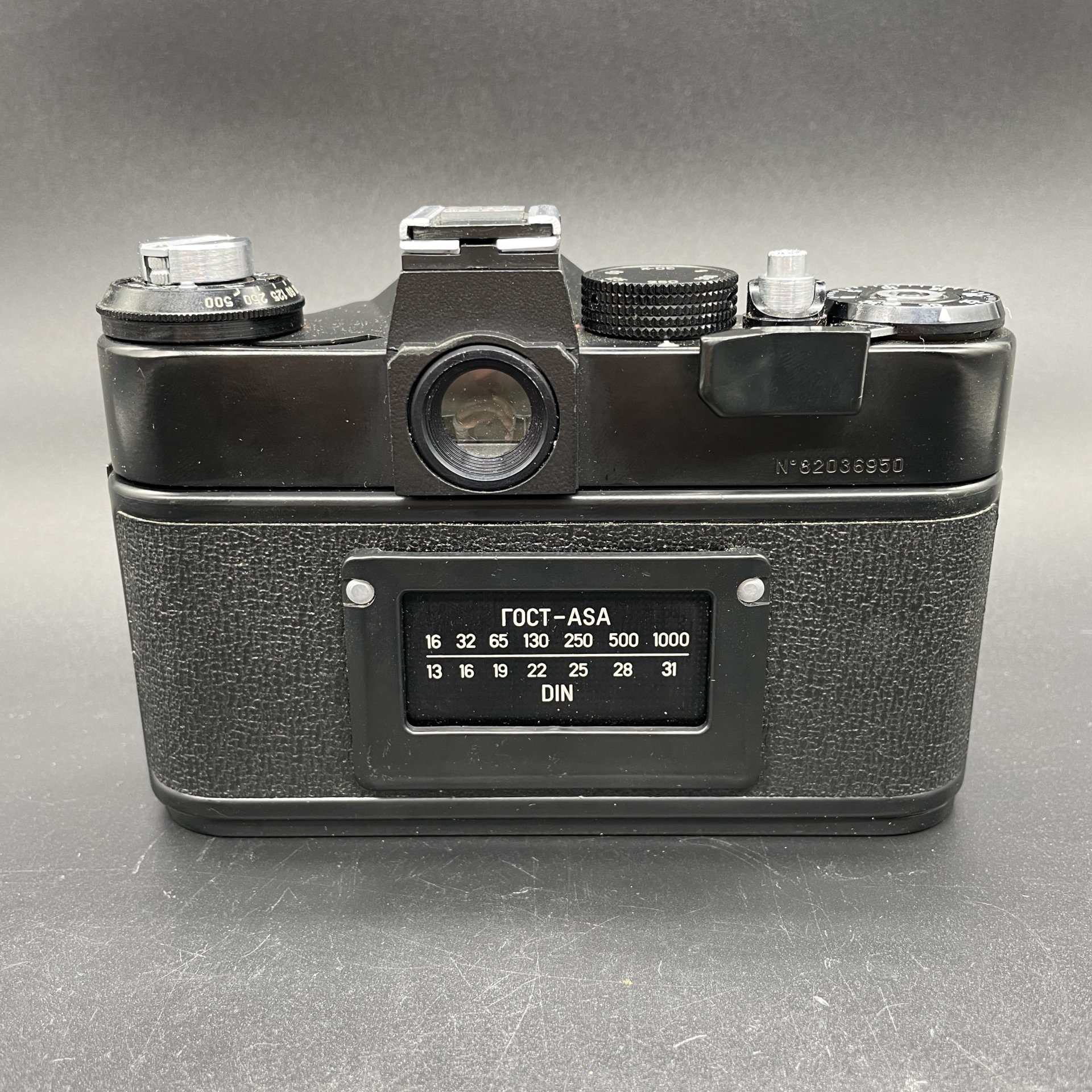 Фотоаппарат "Зенит-10" с объективом "Индустар-50-2" в кофре, Красногорский механический завод (КМЗ)