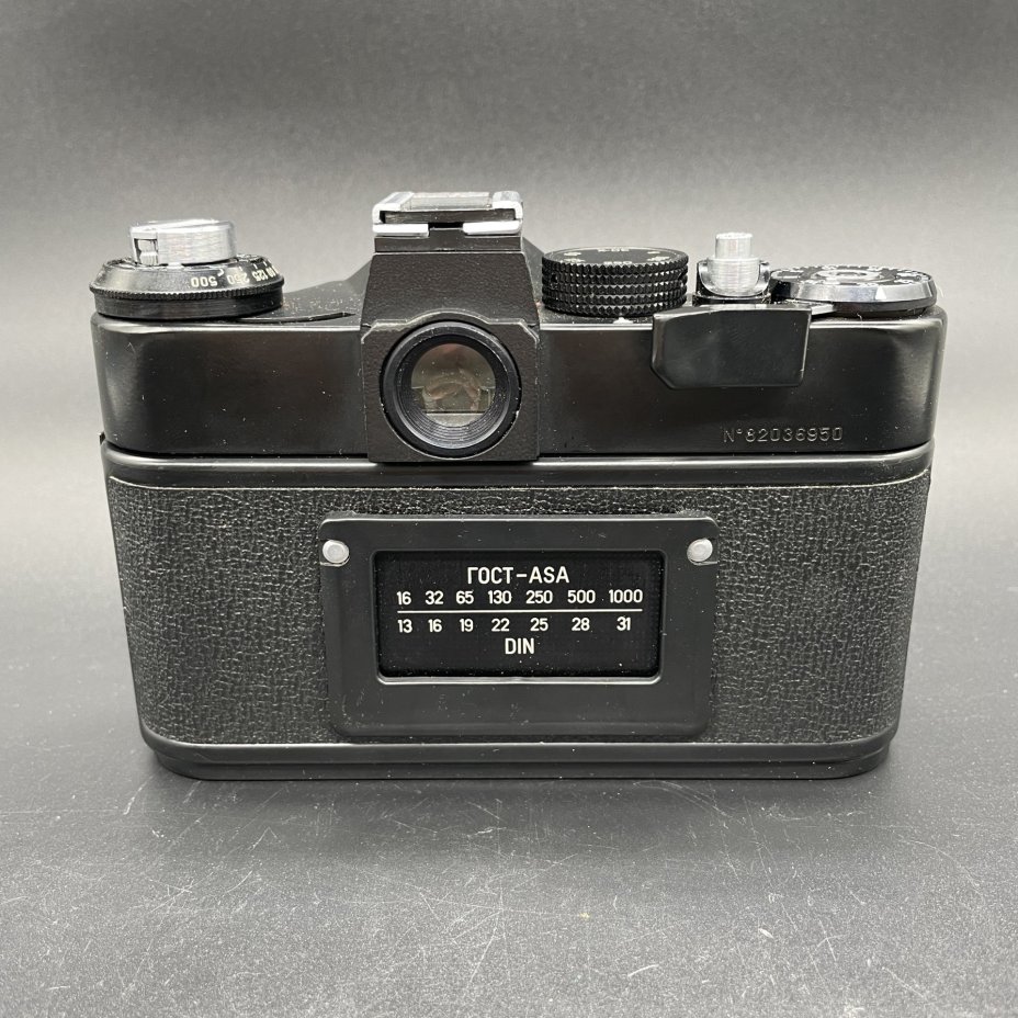 Фотоаппарат "Зенит-10" с объективом "Индустар-50-2" в кофре, Красногорский механический завод (КМЗ)