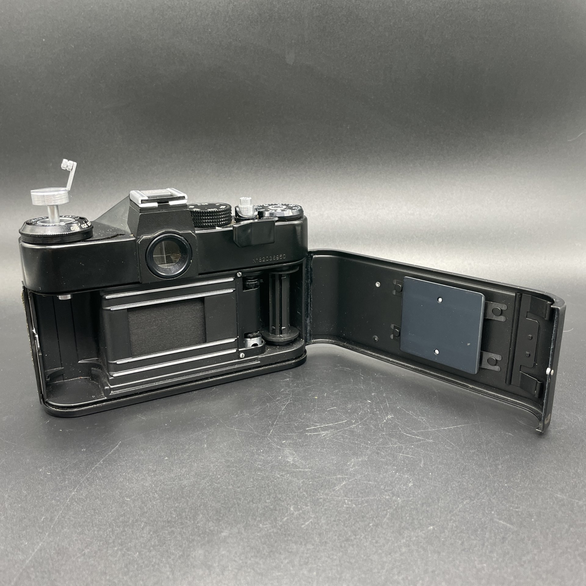 Фотоаппарат "Зенит-10" с объективом "Индустар-50-2" в кофре, Красногорский механический завод (КМЗ)