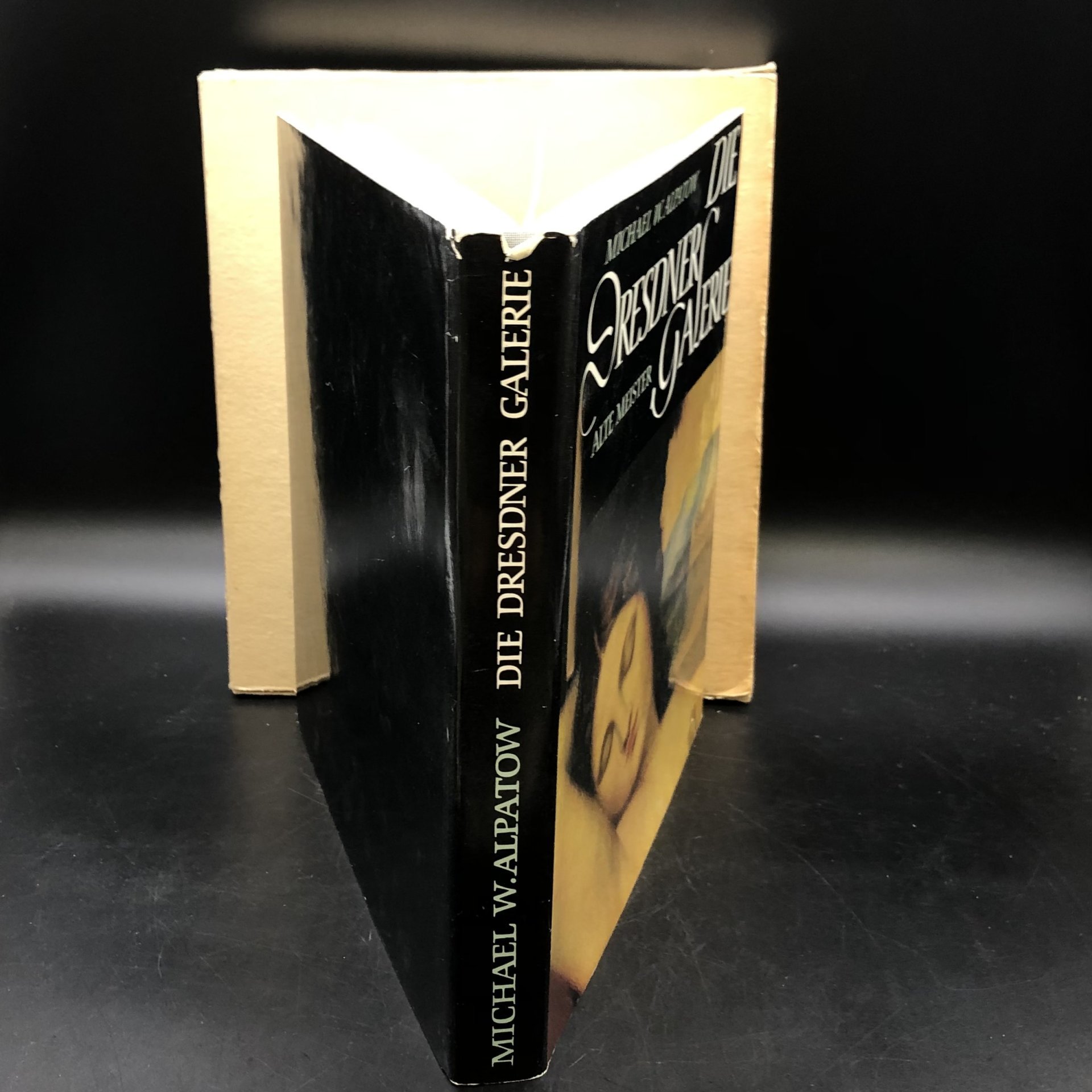 Книга с иллюстрациями "Die Dresdner Galerie Alte Meister" Michael W. Alpatow ("Дрезденская галерея старых мастеров" М.В. Алпатов, на немецком языке)