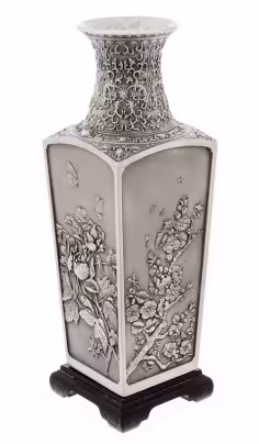 Ваза "Времена года" на подставке, олово, дерево, мануфактура "Royal Selangor", Малайзия, 2000-2015 гг., Royal Selangor