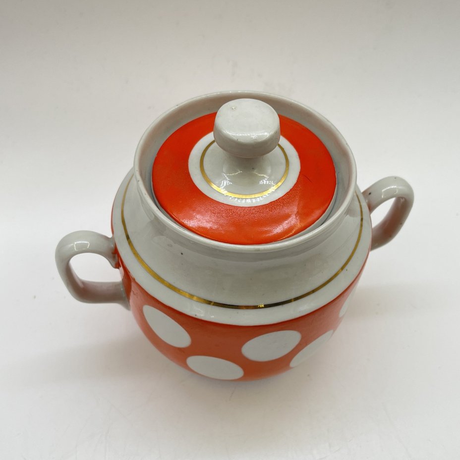 Сахарница с декором в горох