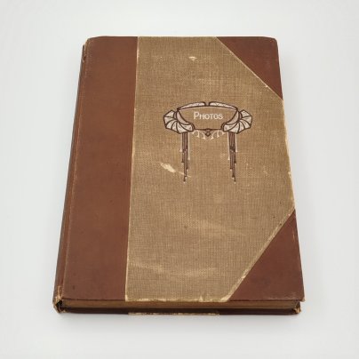 Фотоальбом в обложке коричневого цвета с декором в стиле модерн, картон, коленкор, Западная Европа, 1900-1930 гг.