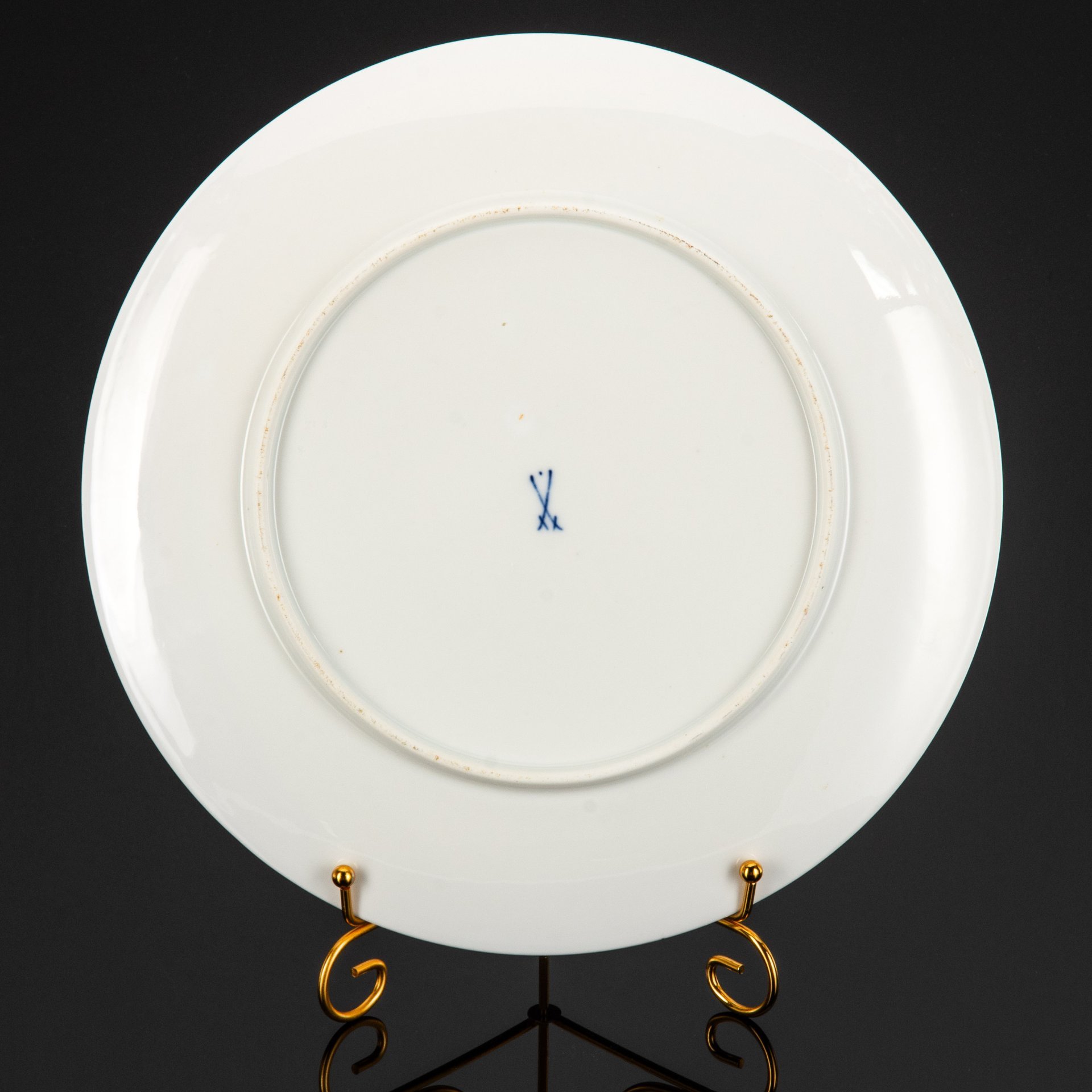 Блюдо круглой формы с цветочным декором, фарфор, роспись, Meissen (Мейсенский фарфор), Германия, 1924-1934 гг.