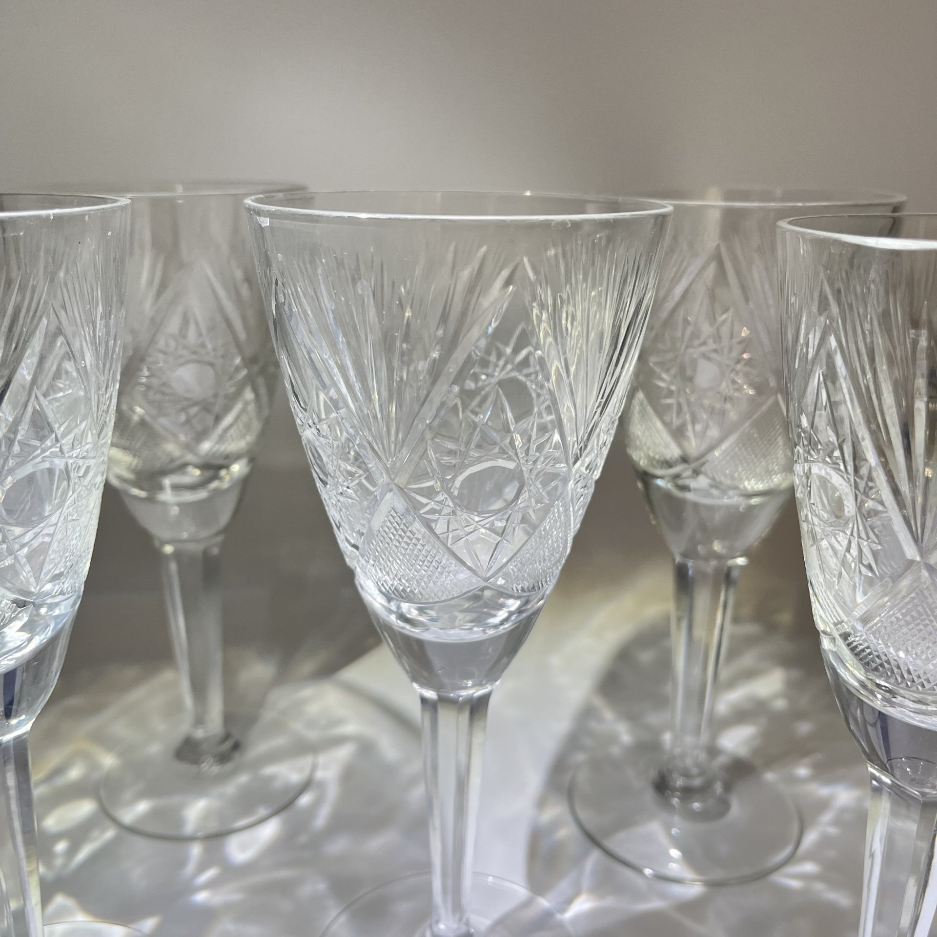 Набор из 5 бокалов с резным геометрическим декором, хрусталь, алмазная грань, Россия, 1990-2000 гг.