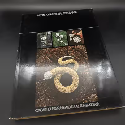 Альбом "Arte orafa valenzana. Cassa di risparmio di Alessandria"